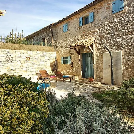 فيلة Vila Palentar *