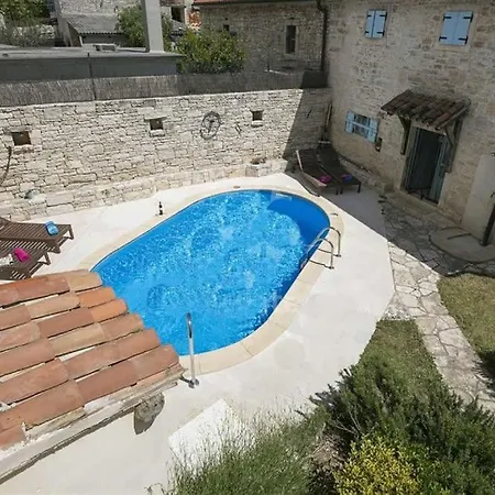 فيلة Vila Palentar *