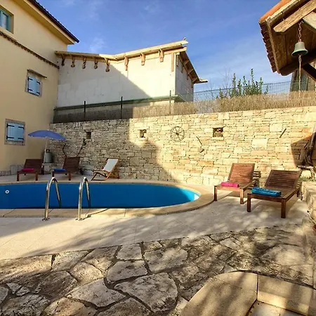 فيلة Vila Palentar
