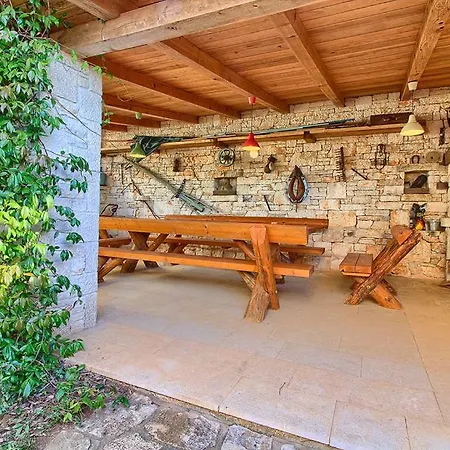 Vila Palentar فيلة Orbanići